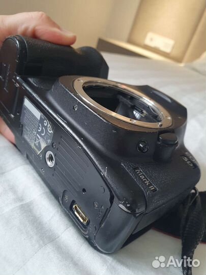 Зеркальный фотоаппарат Canon EOS 5D Mark II Body