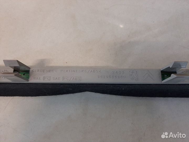 Дополнительный стоп сигнал Пежо 607