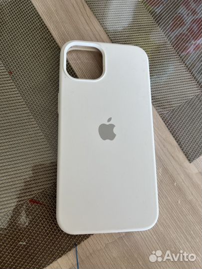 Чехол на iPhone 13