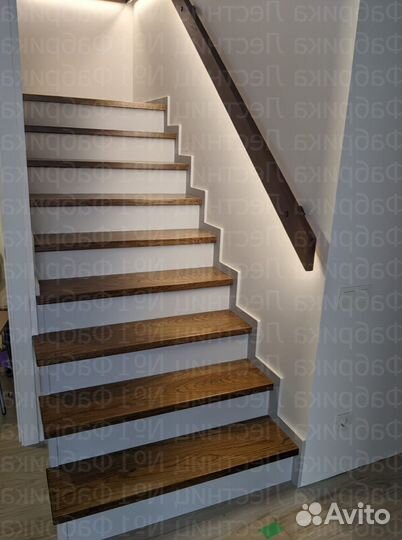 Лестница на металлическом каркасе