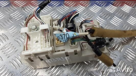 Блок предохранителей toyota RAV 4 ZCA2 (4BR10M101)