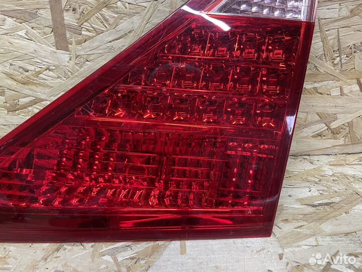 Фонарь задний внутренний правый Toyota Alphard II