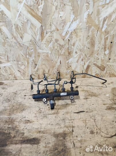 Топливная рейка (рампа) Volvo v50