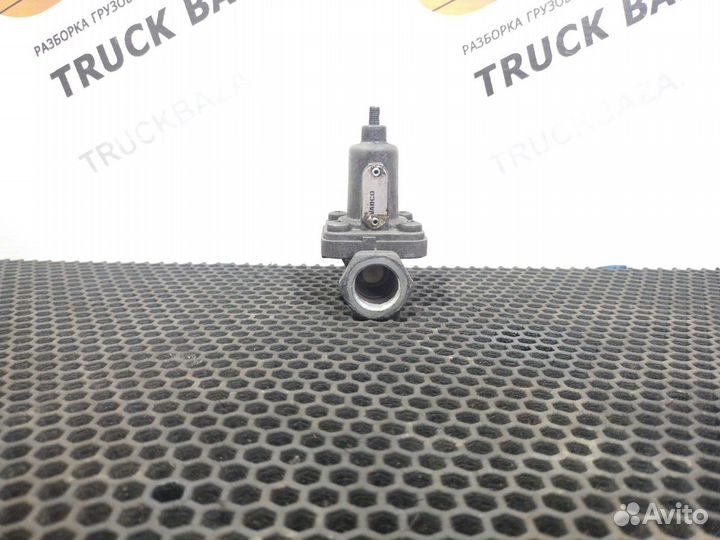 Клапан пневматический