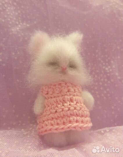 Вязанная игрушка мини кролик ручная работа