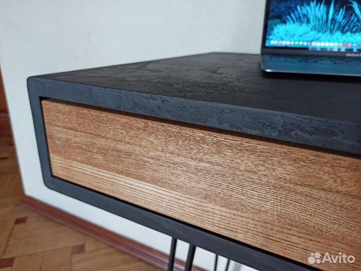 Письменный/компьютерный стол. От производителя