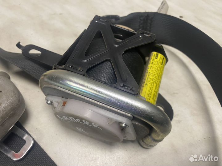 Ремень передний правый Mitsubishi Lancer 9