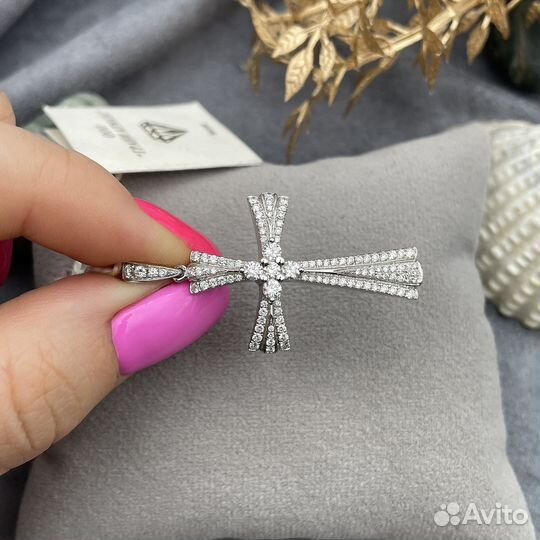 Новый золотой крест с бриллиантами 0,95 карата