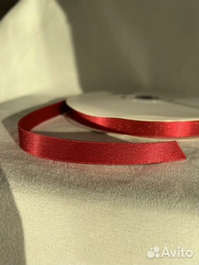 Атласная красная лента блестящая 22 мм
