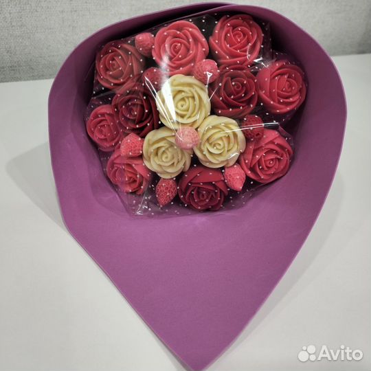 Сладкий букет из шоколада