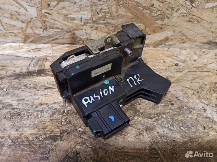 Замок двери передний правый Ford Fusion