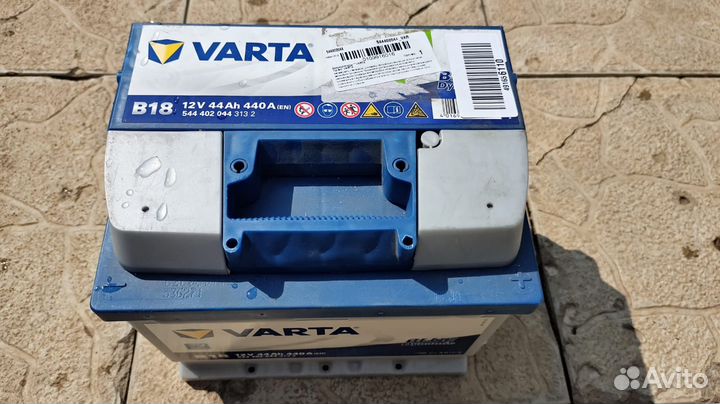 44Ah 440A 207 х 175 обратная Varta B18 12V