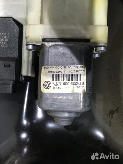 Стеклоподъемник электрический задний правый