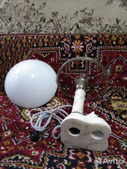 Мраморная настольная лампа с белкой, СССР