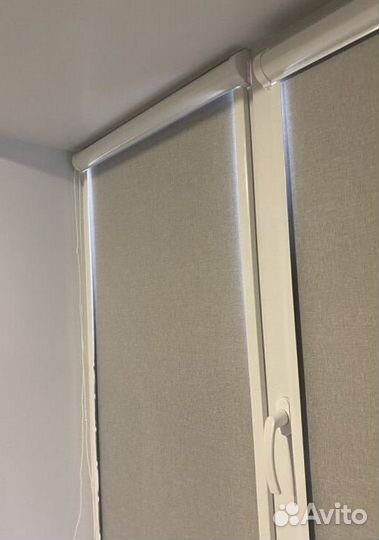 Рулонные шторы блэкаут в коробе J4419