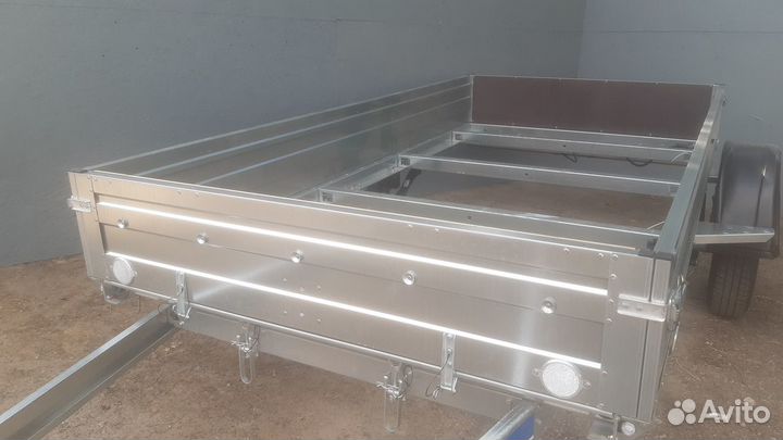 Легковой прицеп для лодки и грузов