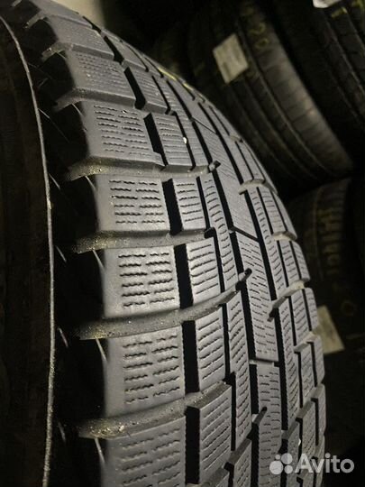 Yokohama Ice Guard IG30 215/60 R17