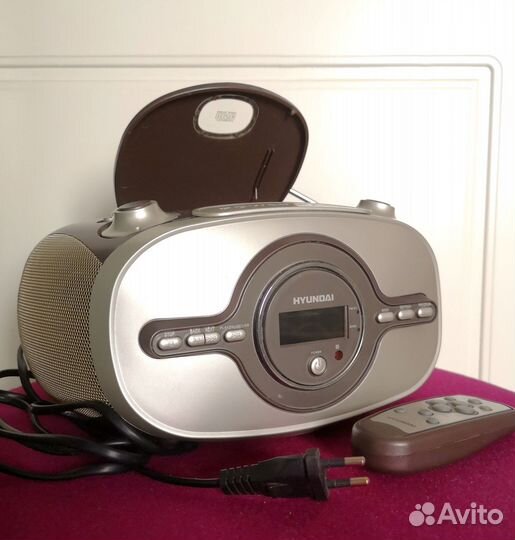 Стереомагнитола hyundai H-1420