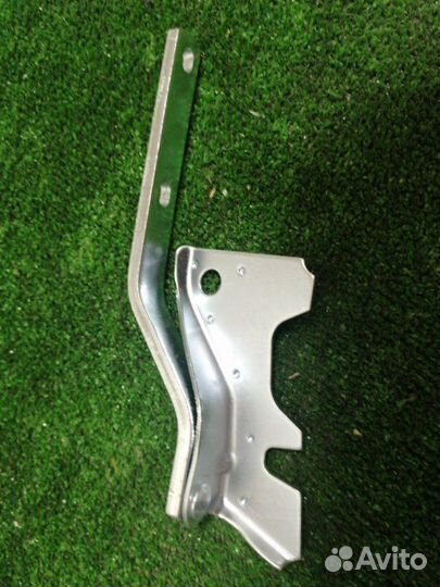 Петля капота левая Vw Passat B3