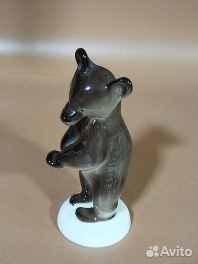 Статуэтка фарфор