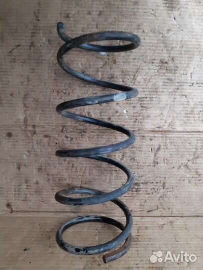 Пружина передняя Ниссан Санни Н14