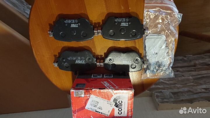 Тормозные колодки Mercedes-Benz E200D