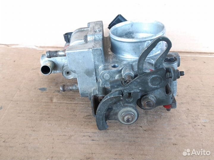 Дросельная заслонка Мазда Кседос 6 v2.0