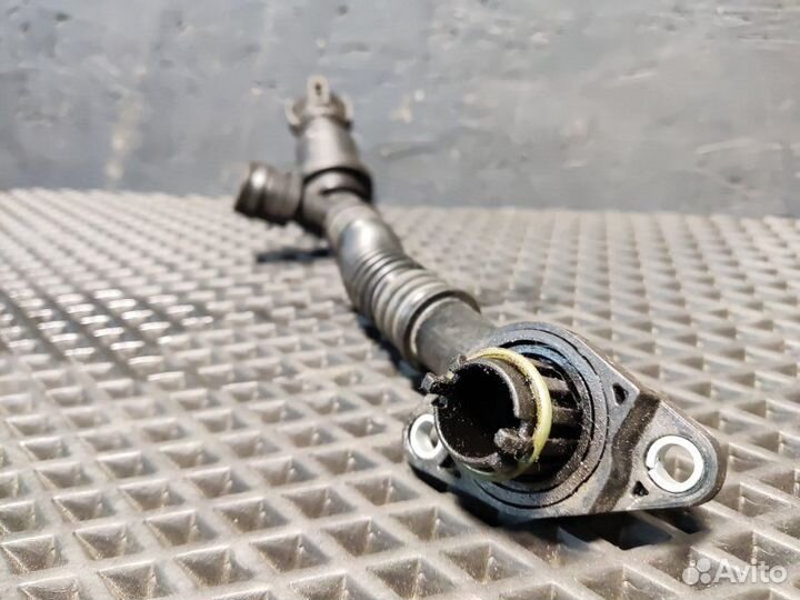 Трубка вентиляции левая Bmw 550Ix F10 N63 2010