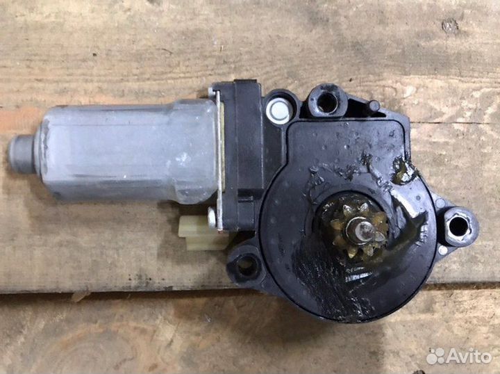 Моторчик стеклоподъемника задний правый Tucson