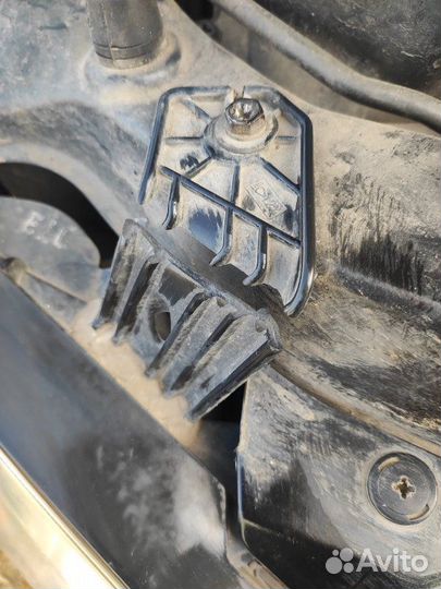 Фара передняя правая Ssangyong Actyon Sports пикап