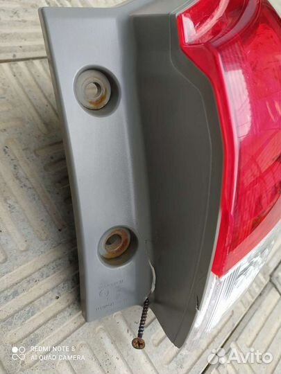 Фонарь задний левый и правый для Тойота Wich 2010г