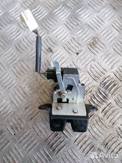 Замок багажника Hyundai Solaris RB 1.6 G4FA