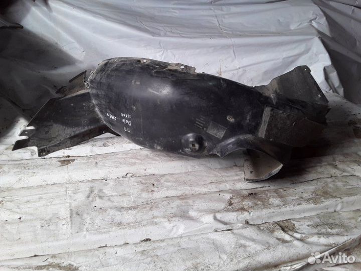 Подкрылок передний правый Volkswagen Polo 2011