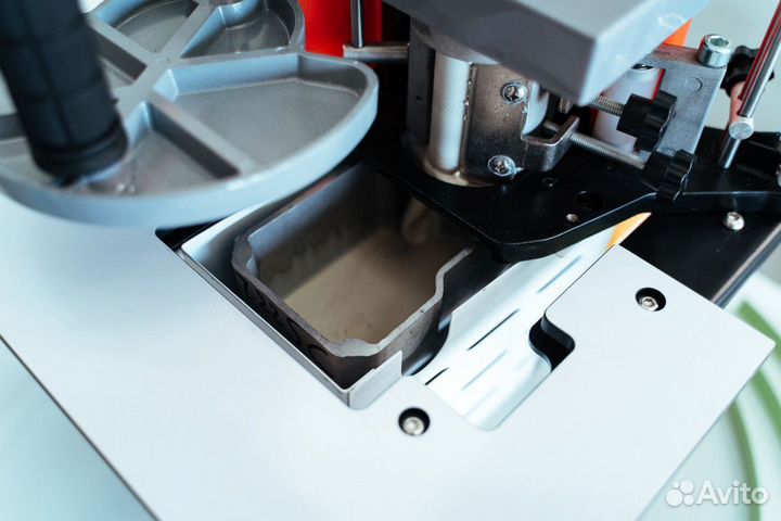 Кромкооблицовочный станок DM-100 / DM-105