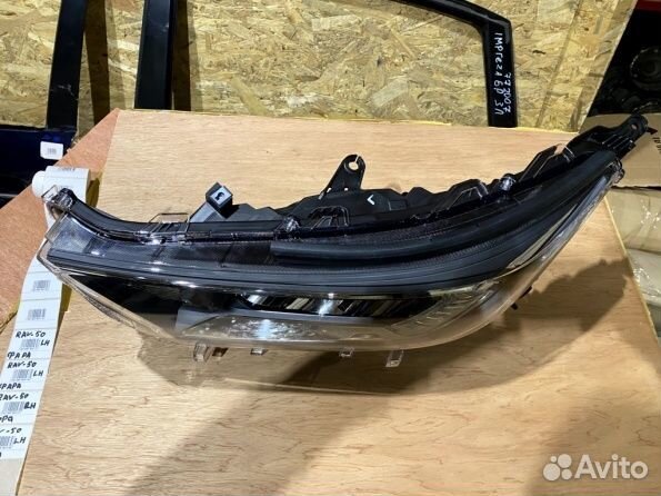 Фара левая и правая Toyota Rav4 XA50