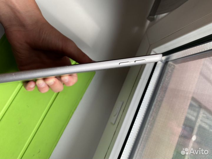 Планшет apple iPad 6