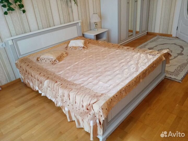 Покрывало с подушками комплект