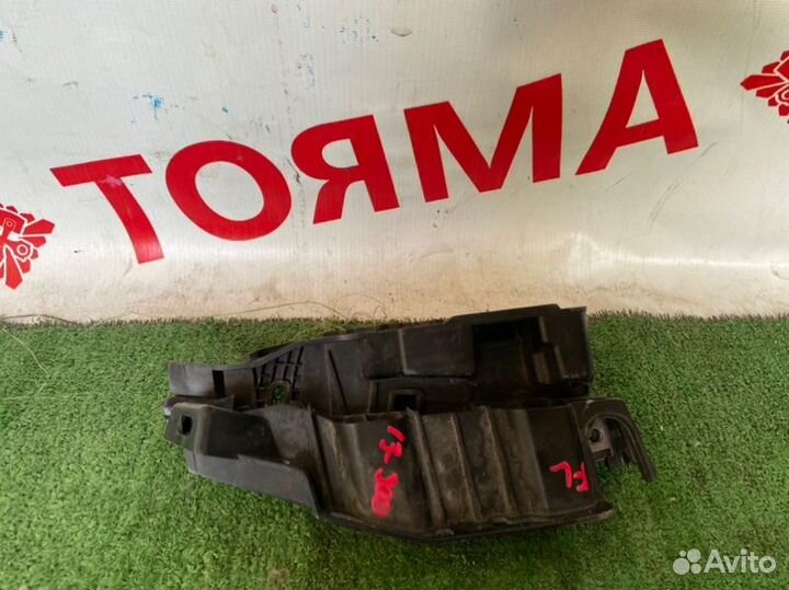 Крепление бампера переднее левое Peugeot 308 4A