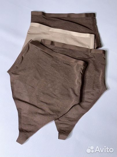 Корректирующие утягивающее трусы Skims