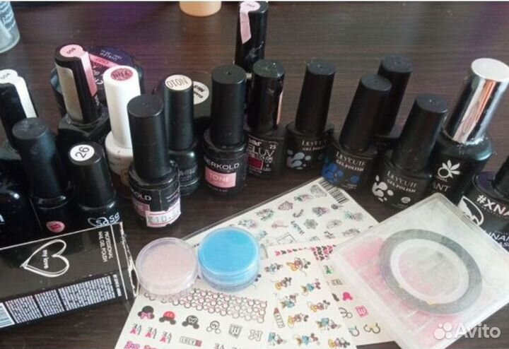 Продам локоны для причёсок и материалы для ногтей