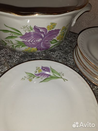 Набор тарелок,супница