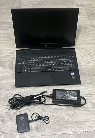 Ноутбук Монстр для игр Core i5-8250U 8gb SSD 256gb