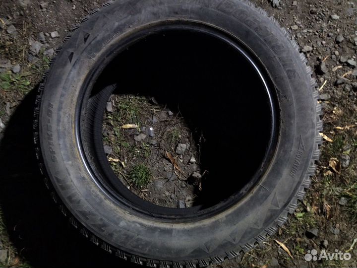 Bridgestone Blizzak Spike-01 215/60 R17