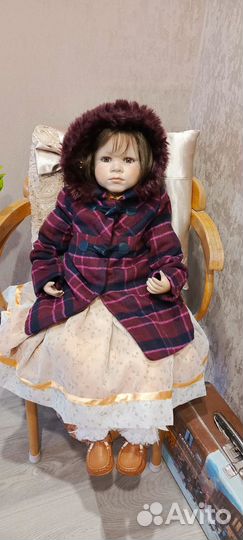 Пальто на большую куклу