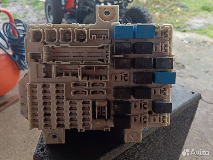 Блок предохранителей Mitsubishi Colt 6 2004