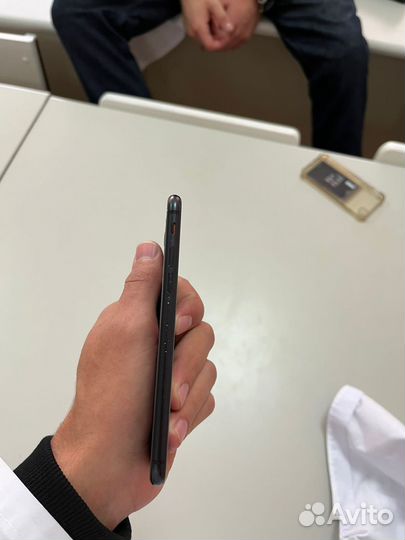 iPhone SE (2020), 64 ГБ