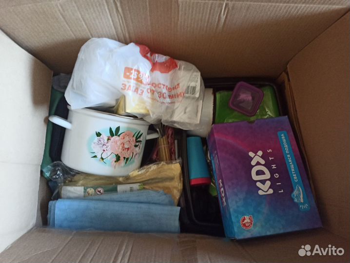 Вещи для дачи, бельё, посуда