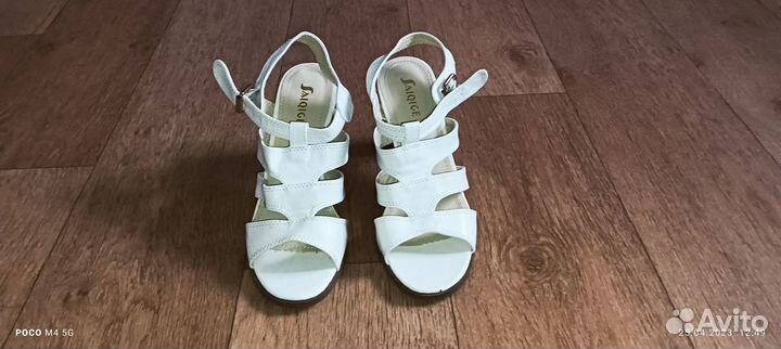 Продаю босоножки новые 39 размер