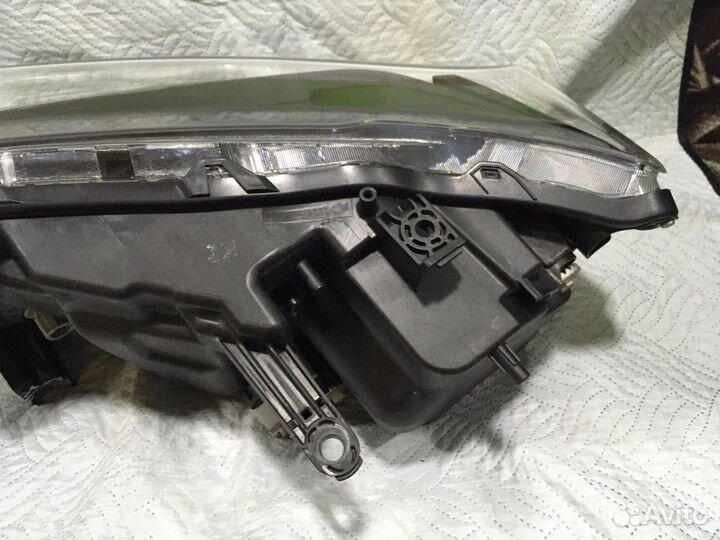 Nissan X-Trail T32 фара правая