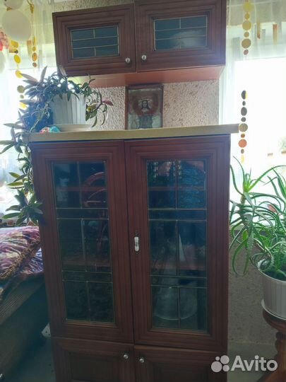 Продам кухонный гарнитур из массива